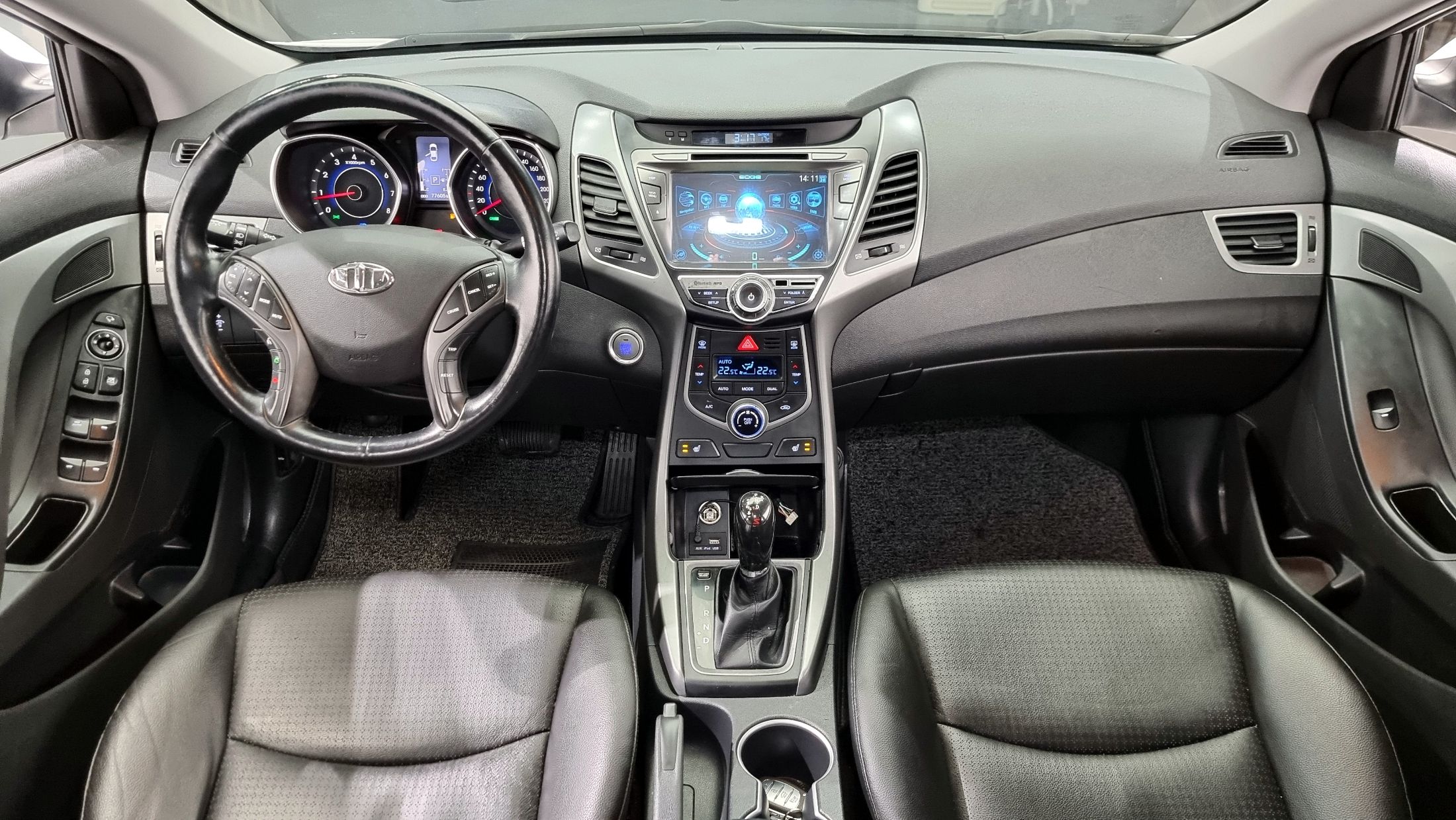 HYUNDAI AVANTE 2015
