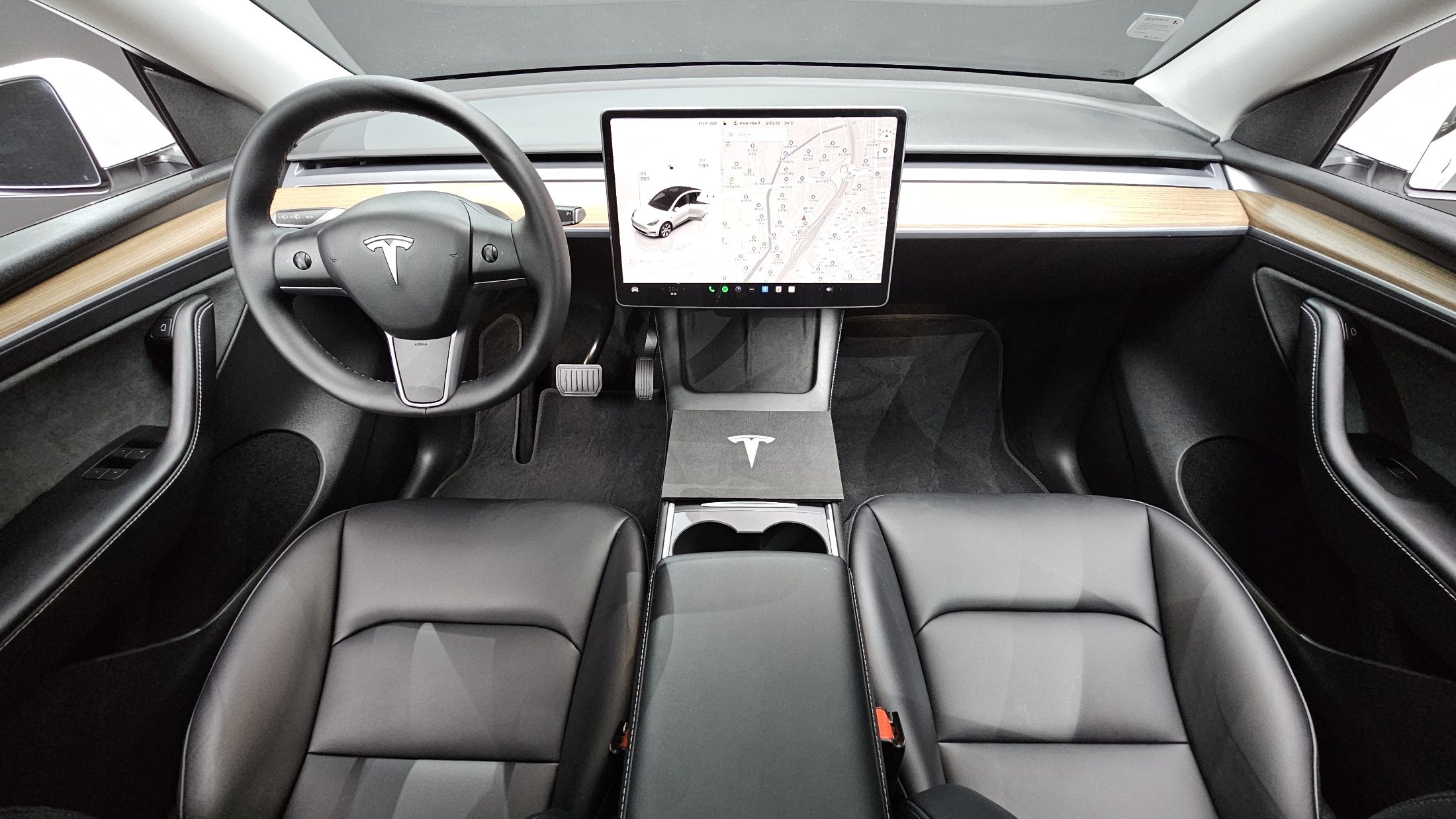 TESLA MODEL Y 2024