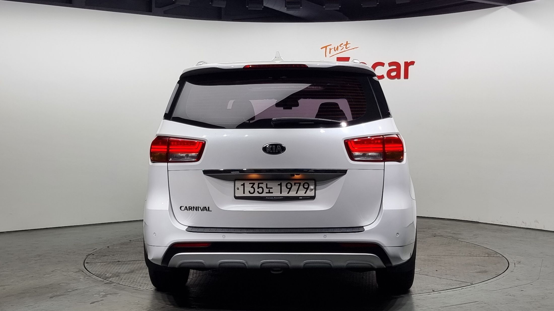 KIA CARNIVAL 2017