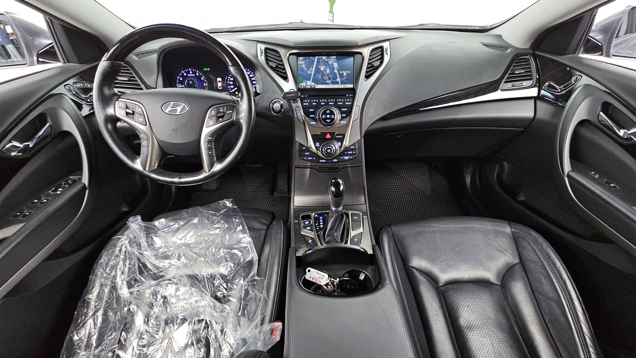 HYUNDAI GRANDEUR HG 2013