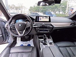 BMW 5-SERIES G30 2017