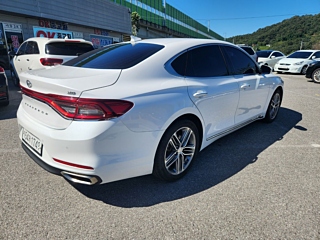 HYUNDAI GRANDEUR IG 2016