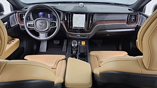 VOLVO XC60 2023