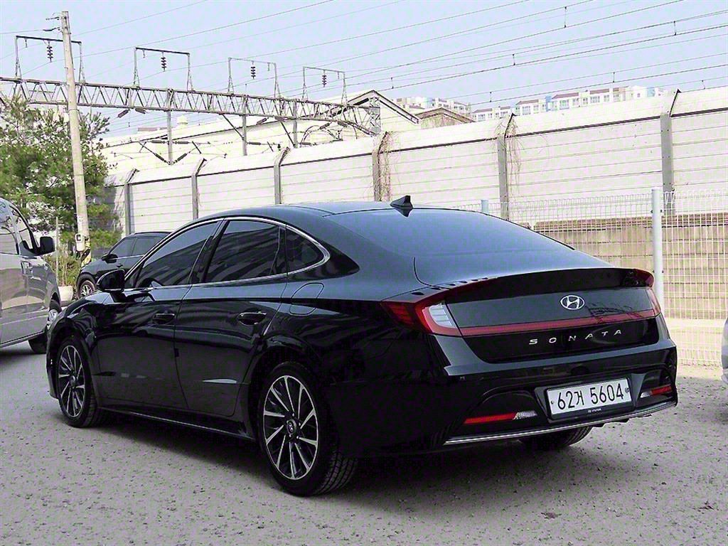 HYUNDAI SONATA DN8 2019