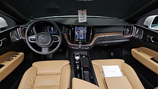 VOLVO XC60 2024
