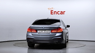 BMW 5-SERIES G30 2017