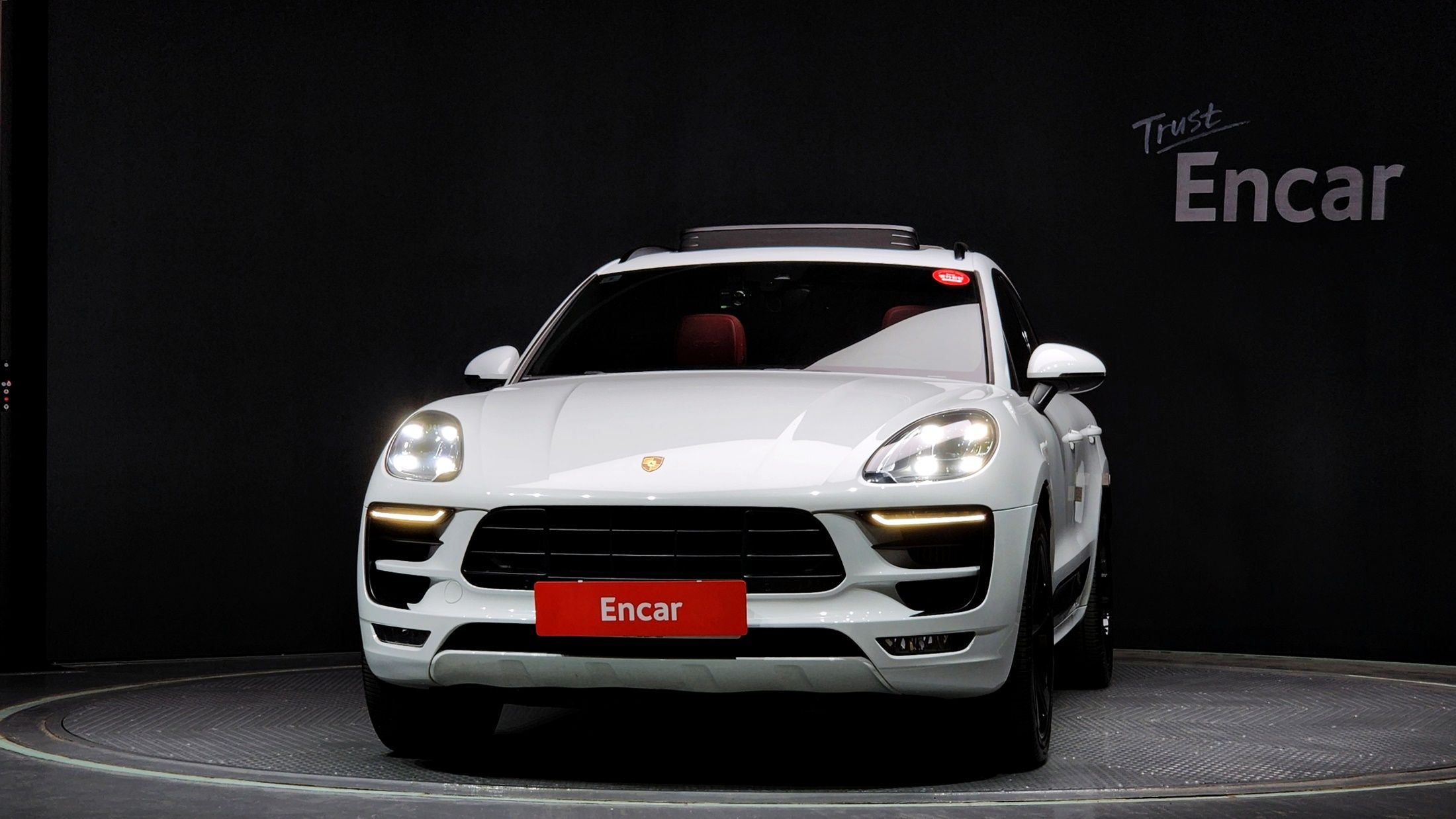 PORSCHE MACAN 2018
