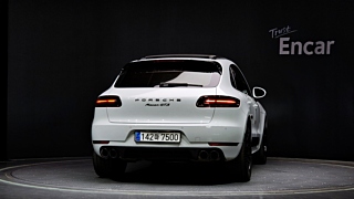 PORSCHE MACAN 2018