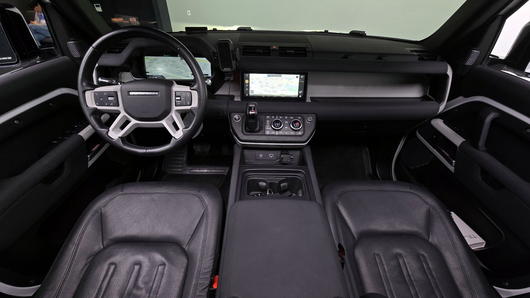 LAND ROVER DEFENDER L663