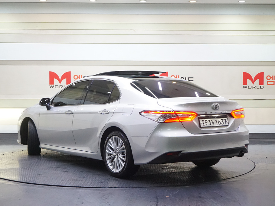 TOYOTA CAMRY XV70 2019