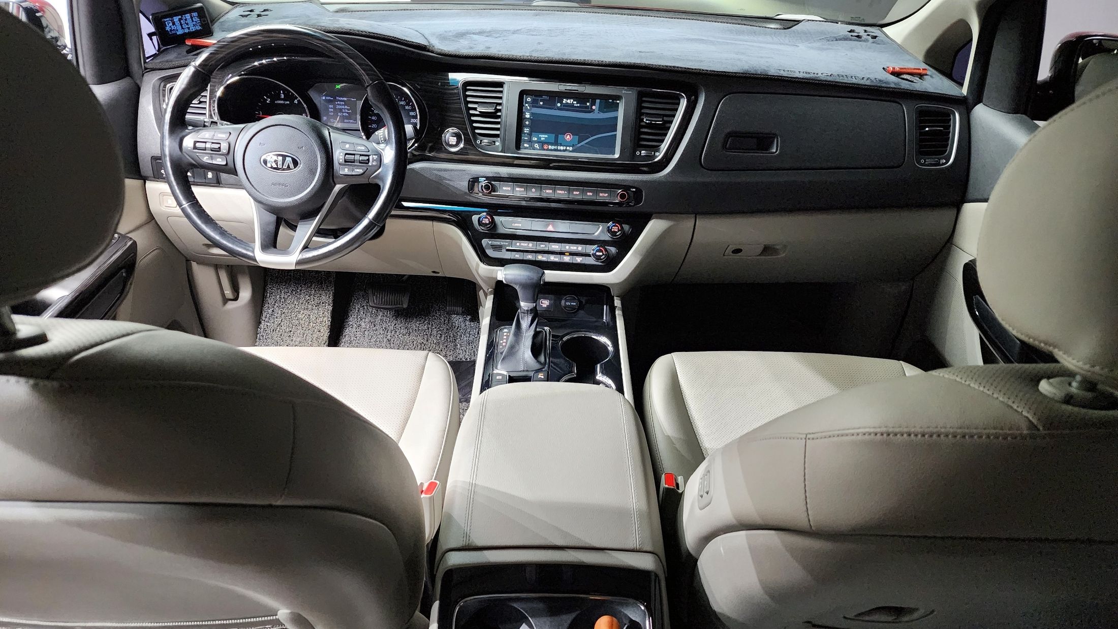 KIA CARNIVAL