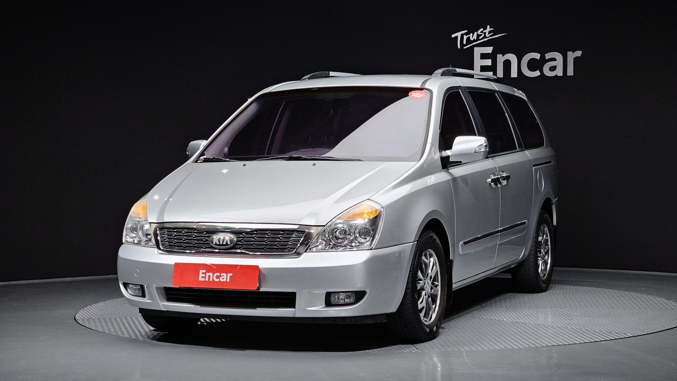 KIA CARNIVAL R 2013