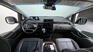 HYUNDAI STARIA 2023