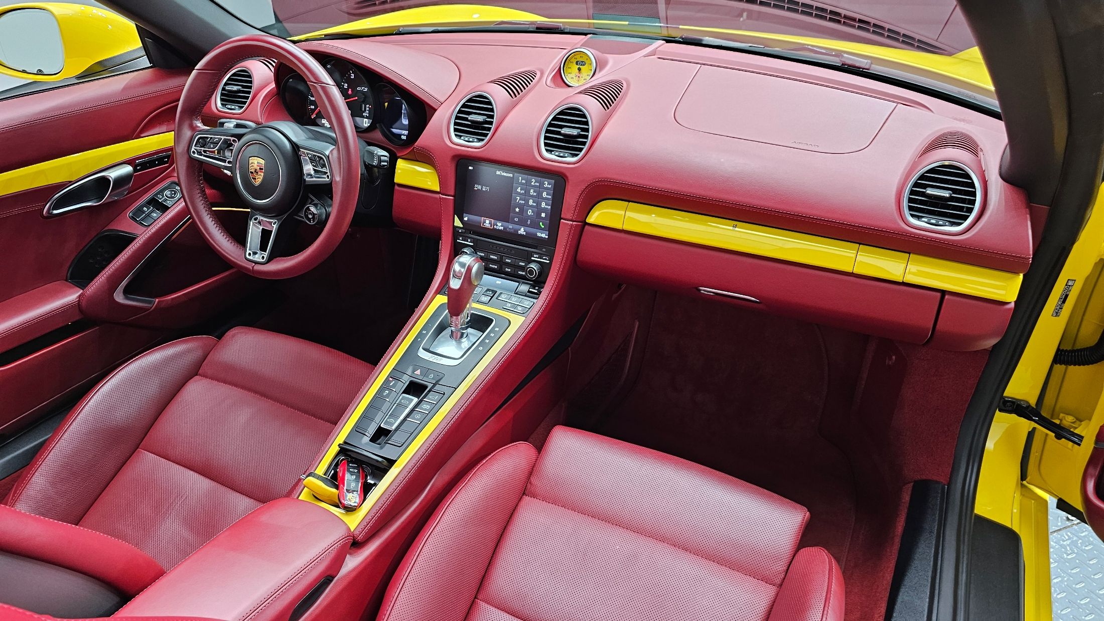 PORSCHE 718 BOXSTER