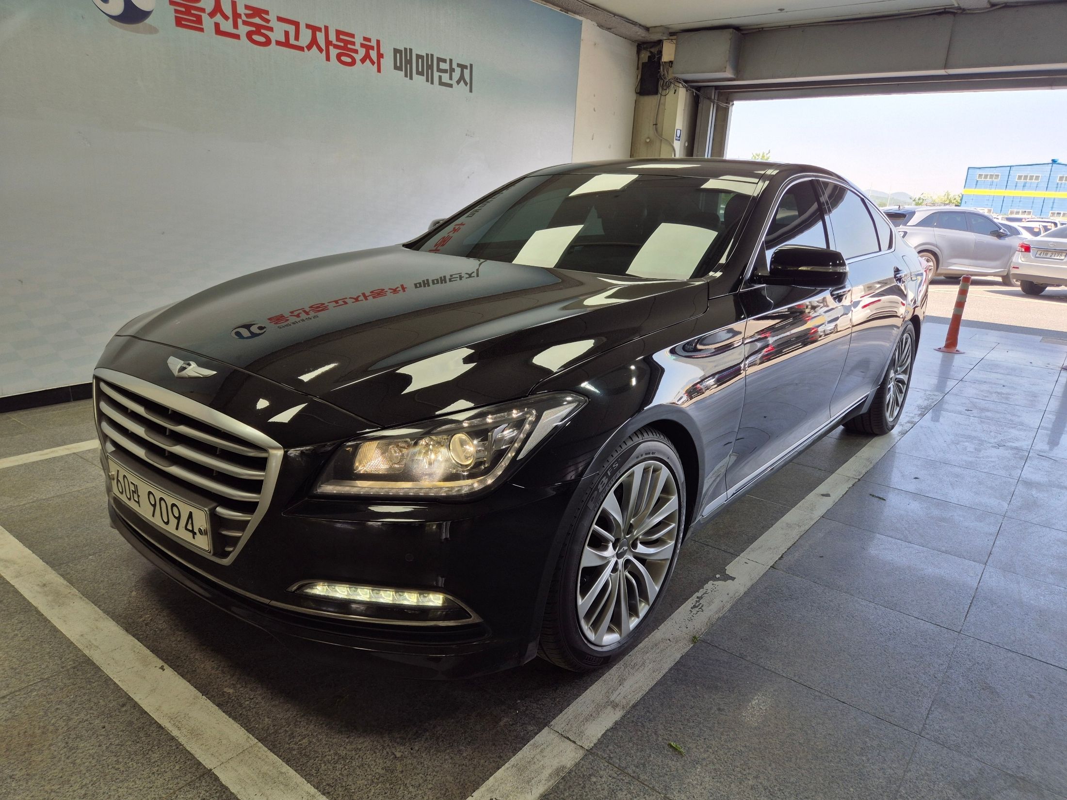 HYUNDAI GENESIS DH 2016