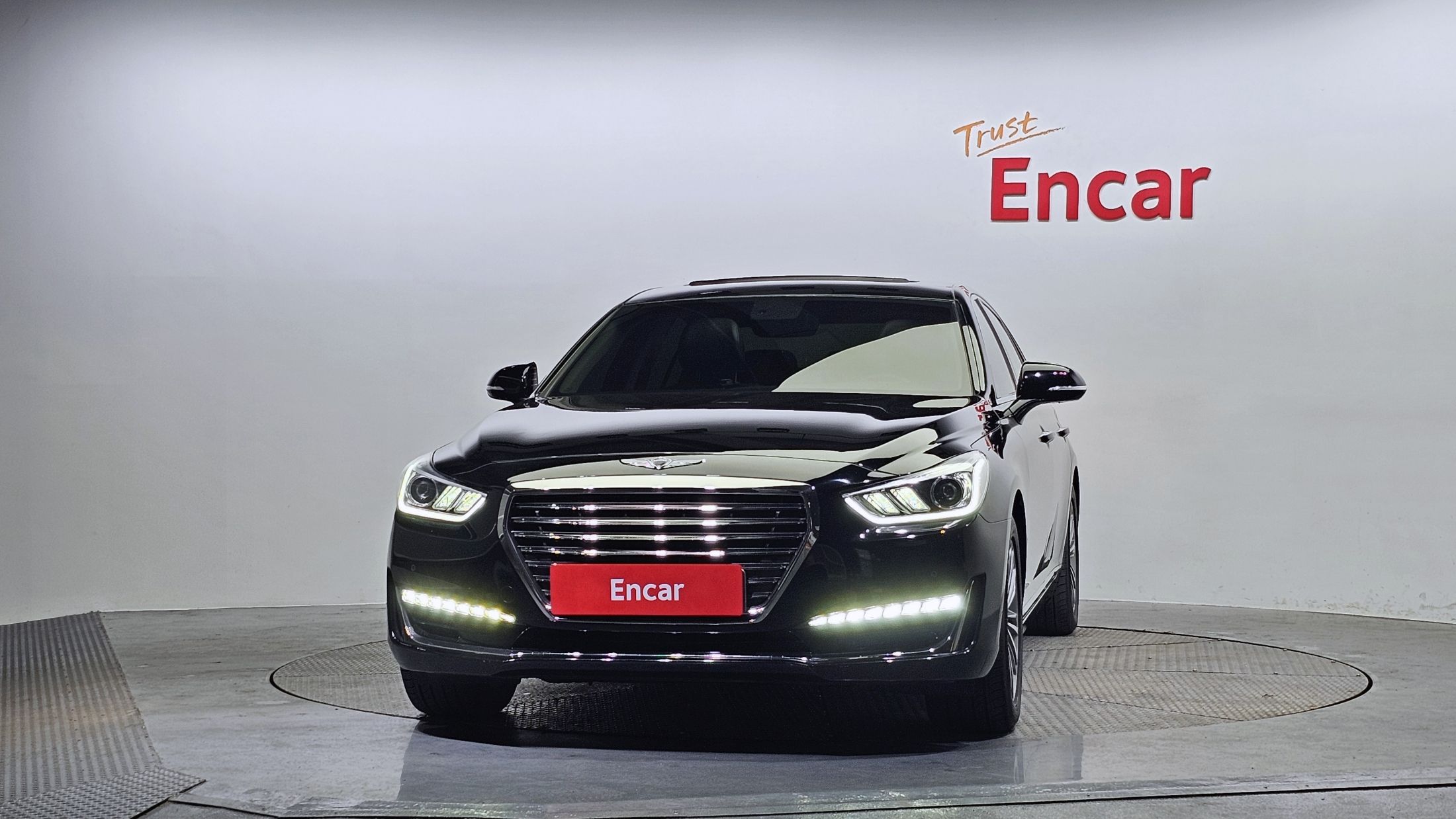 GENESIS EQ900 2016
