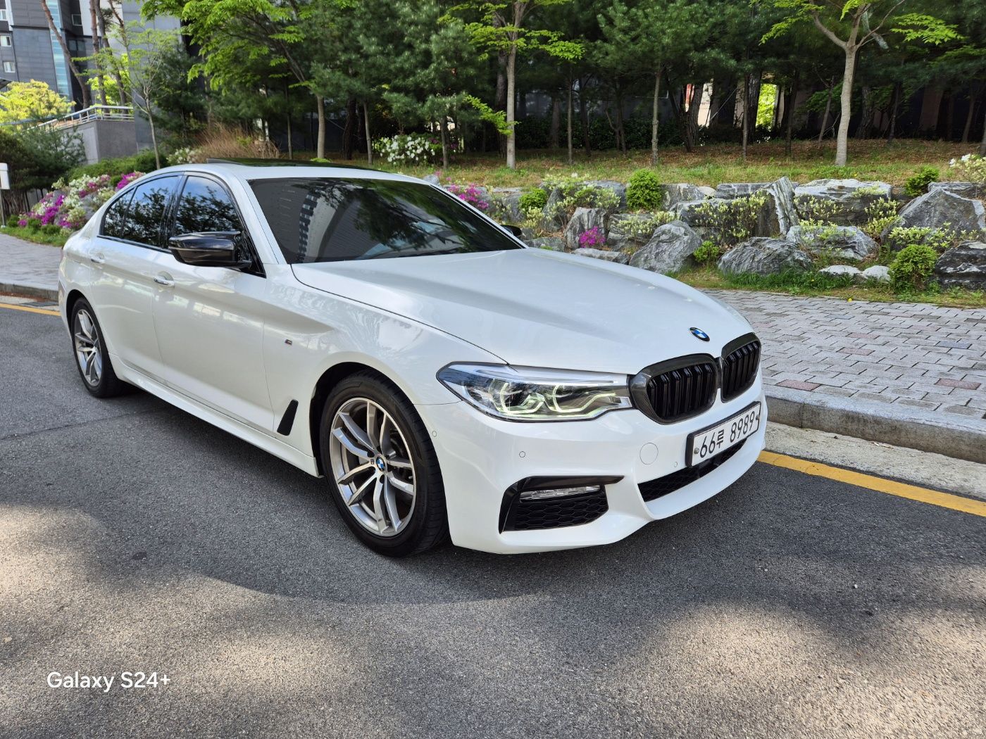 BMW 5-SERIES G30 2017
