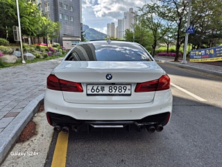 BMW 5-SERIES G30 2017