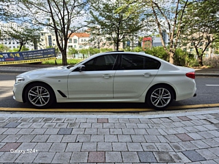 BMW 5-SERIES G30 2017