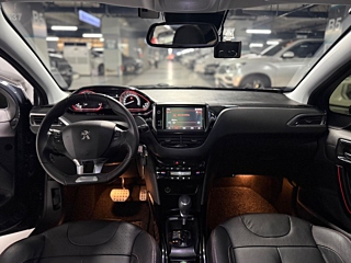 PEUGEOT 2008 2020