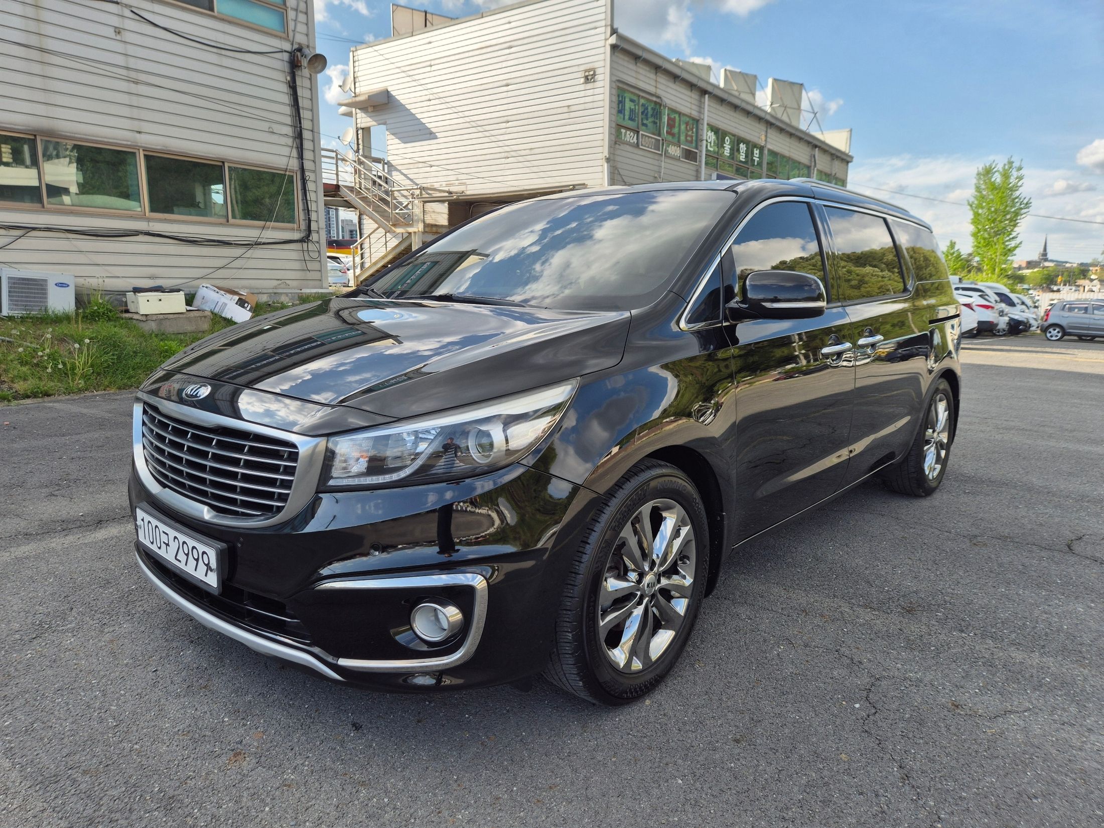 KIA CARNIVAL 2015
