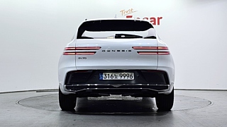 GENESIS GV70 2024