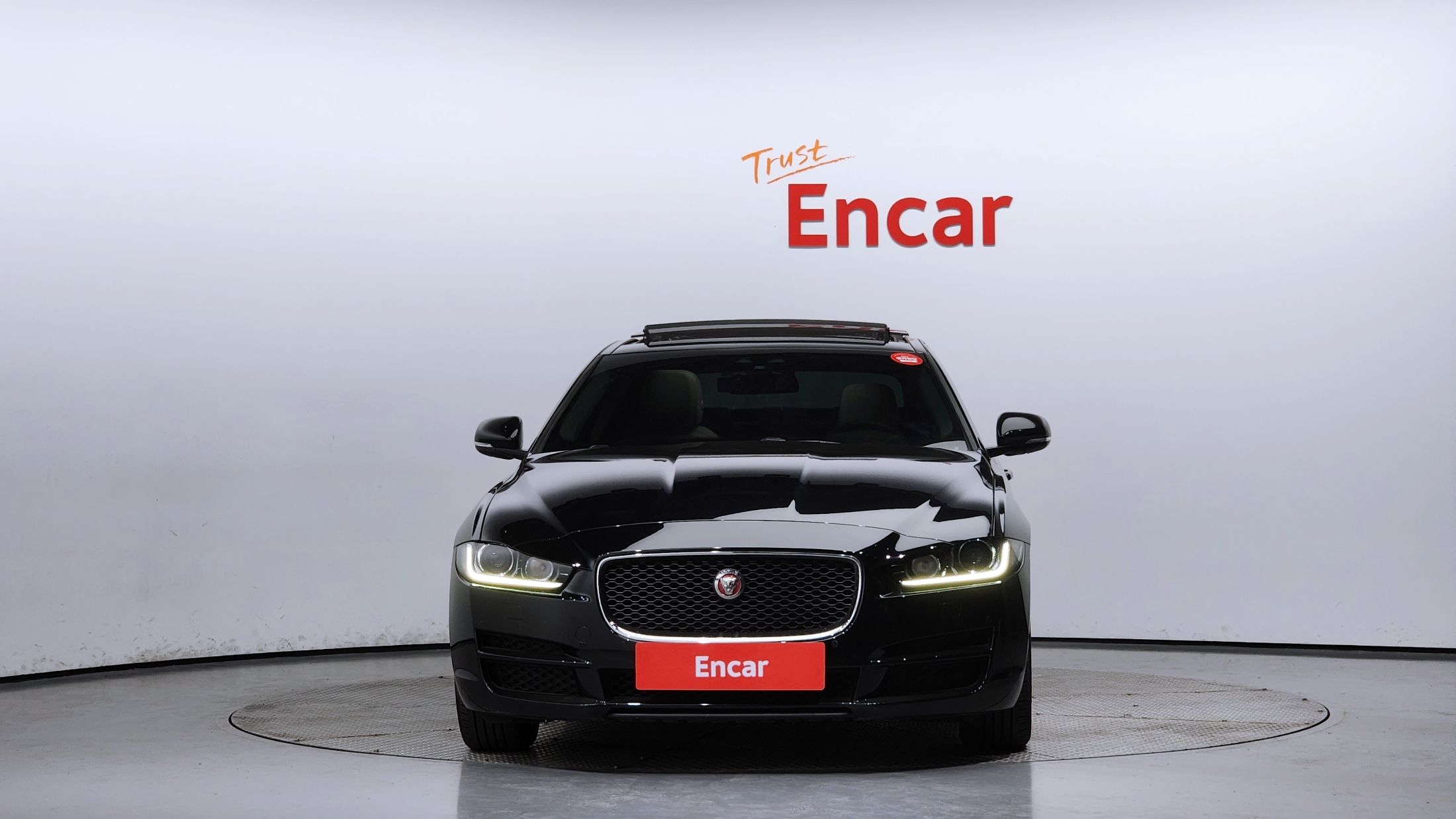 JAGUAR XE 2018