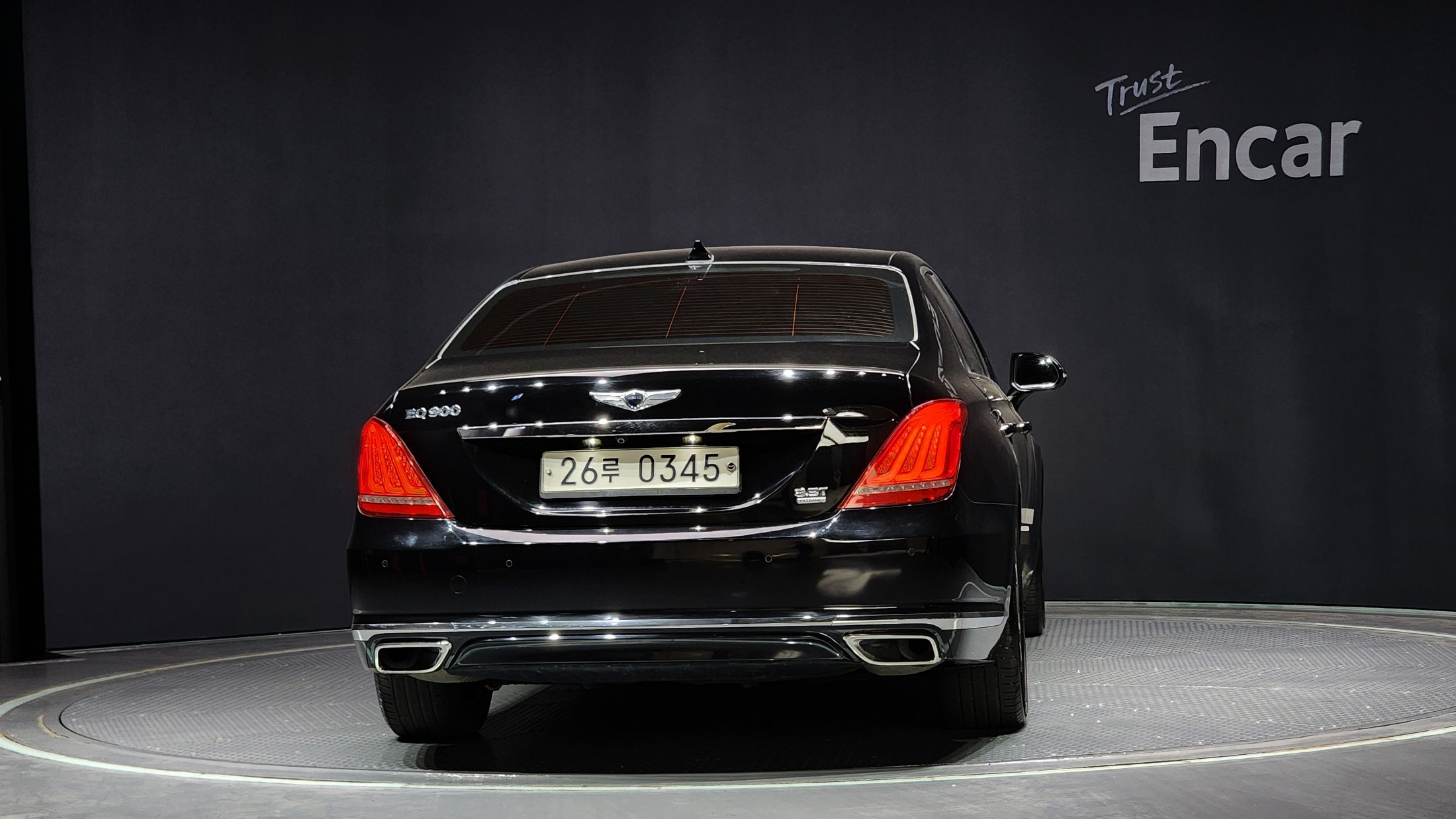 GENESIS EQ900 2016