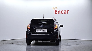 TOYOTA PRIUS C 2018