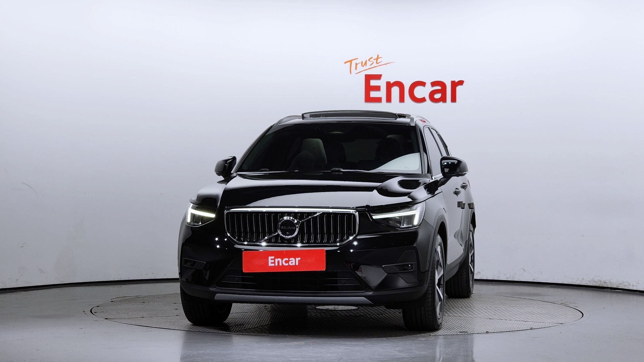VOLVO XC40 2023