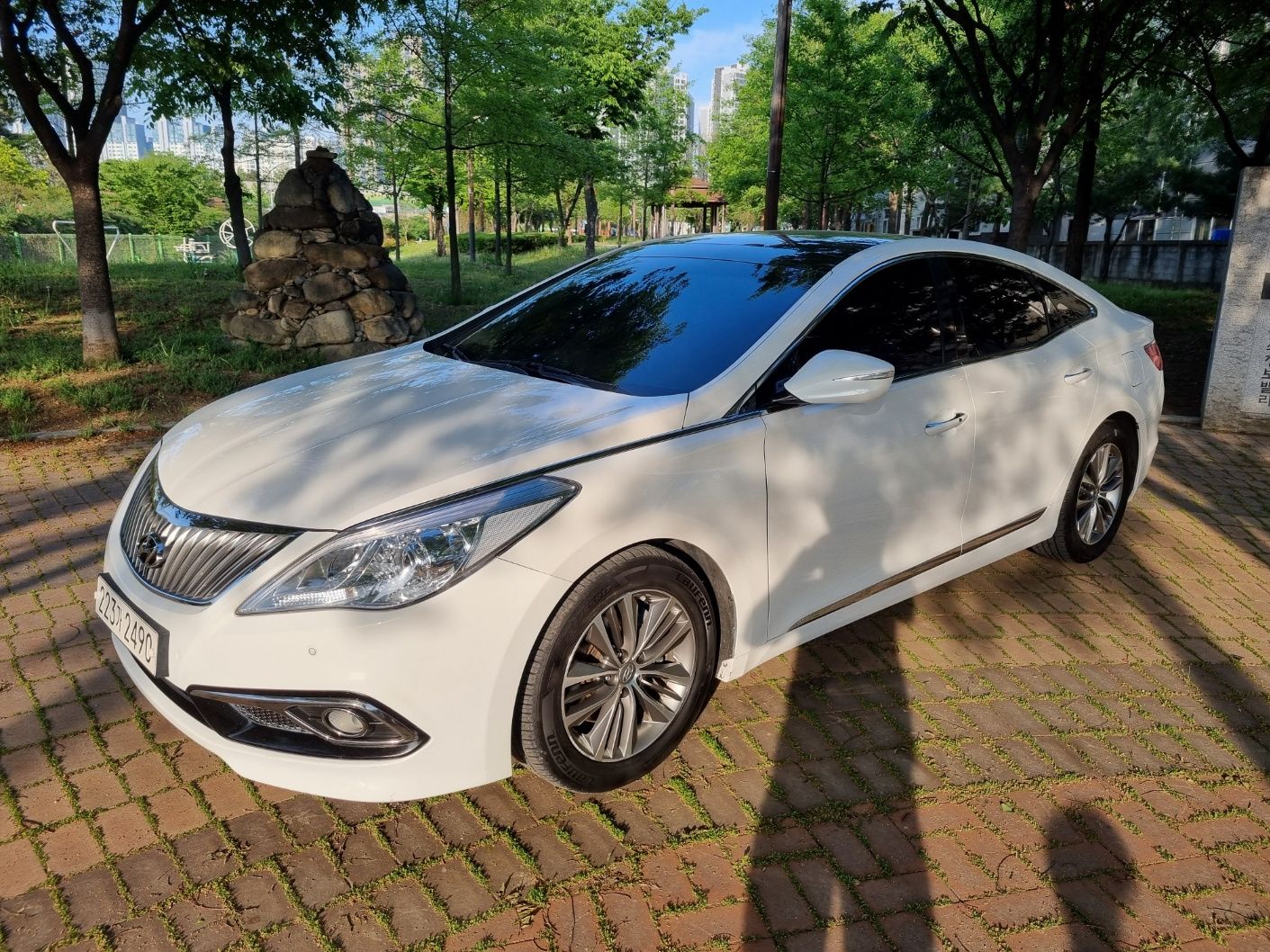 HYUNDAI GRANDEUR HG 2015