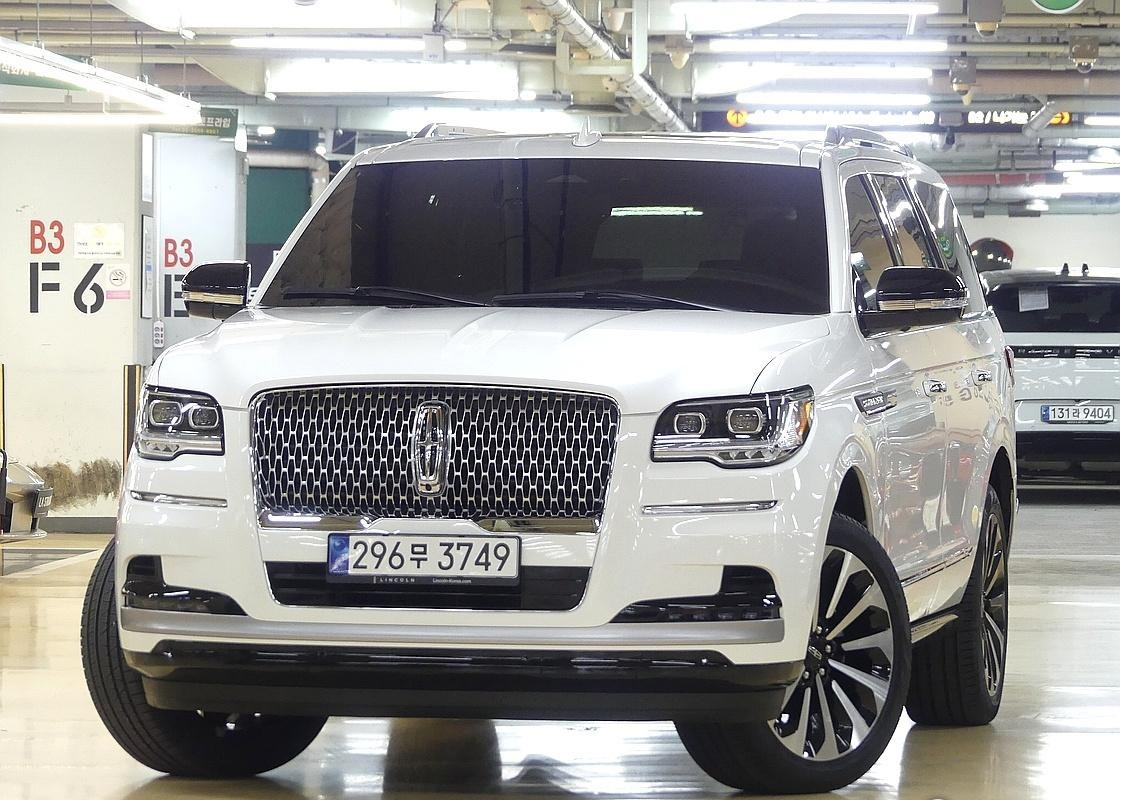 LINCOLN NAVIGATOR