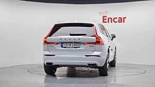 VOLVO XC60 2021