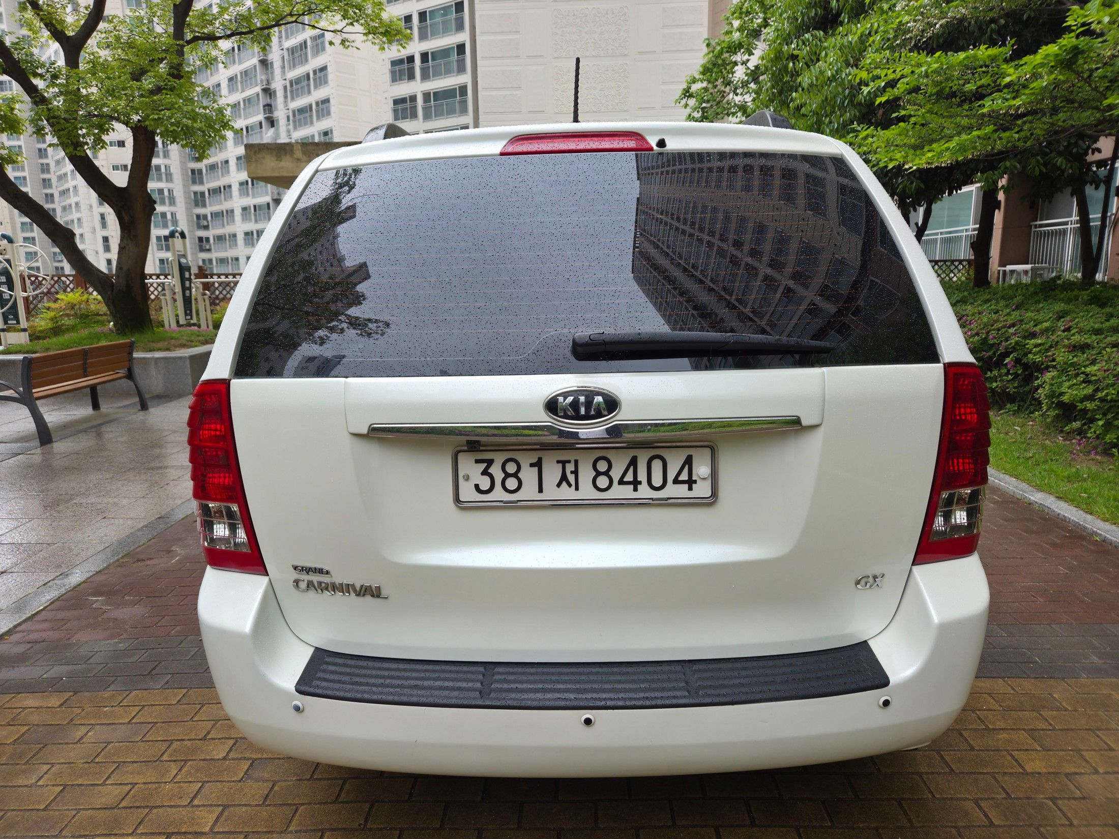 KIA CARNIVAL R 2010