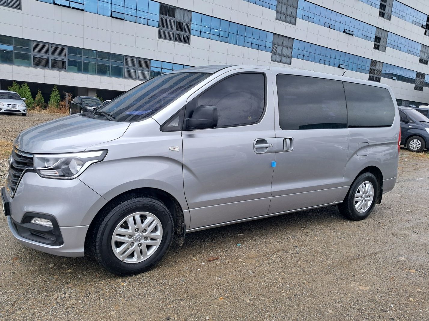 HYUNDAI STAREX GRAND