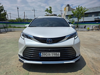 Заказать TOYOTA SIENNA
