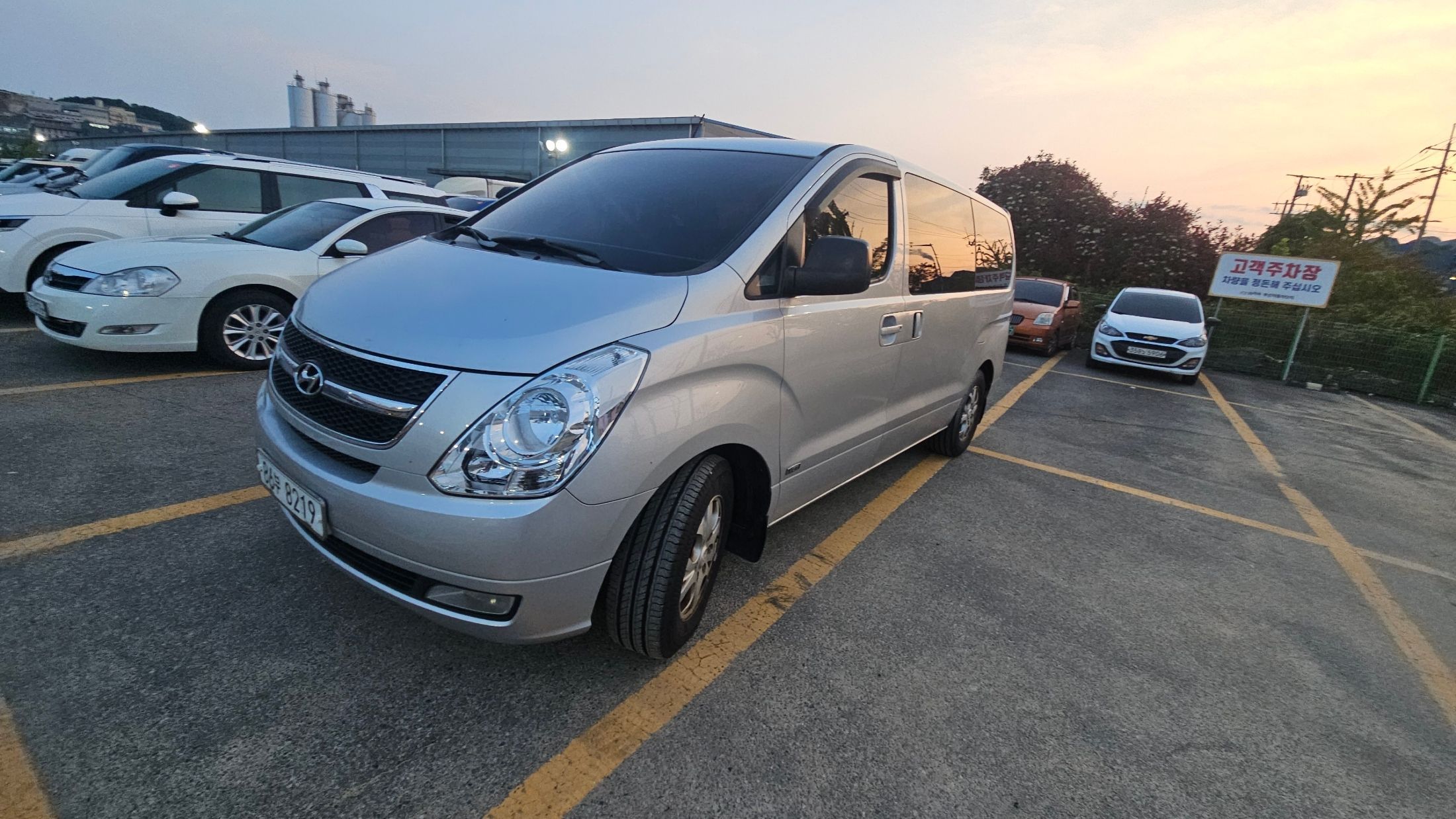 HYUNDAI STAREX GRAND
