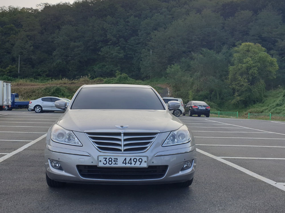HYUNDAI GENESIS