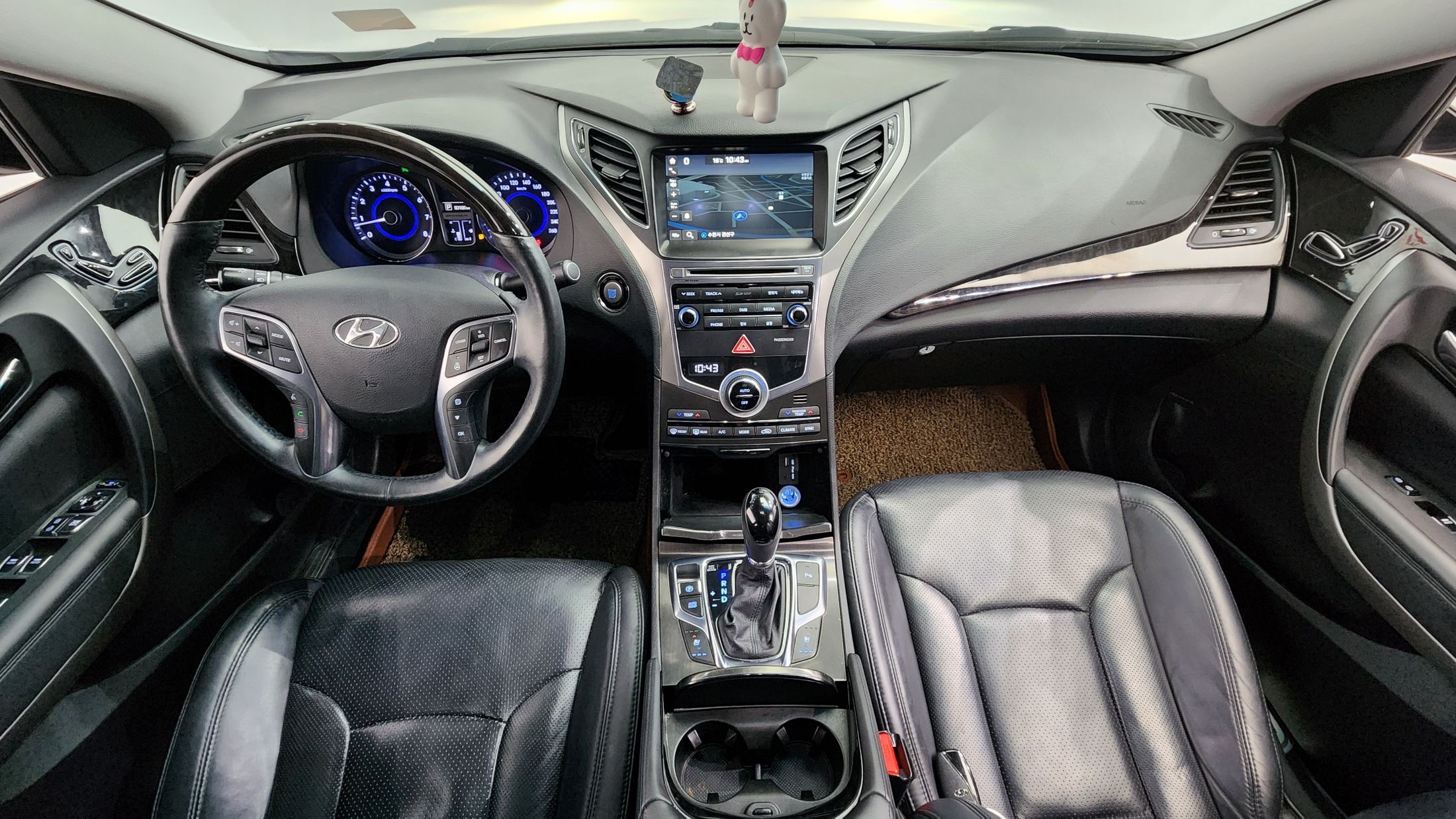 HYUNDAI GRANDEUR HG 2016