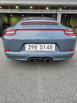 PORSCHE 911 2016