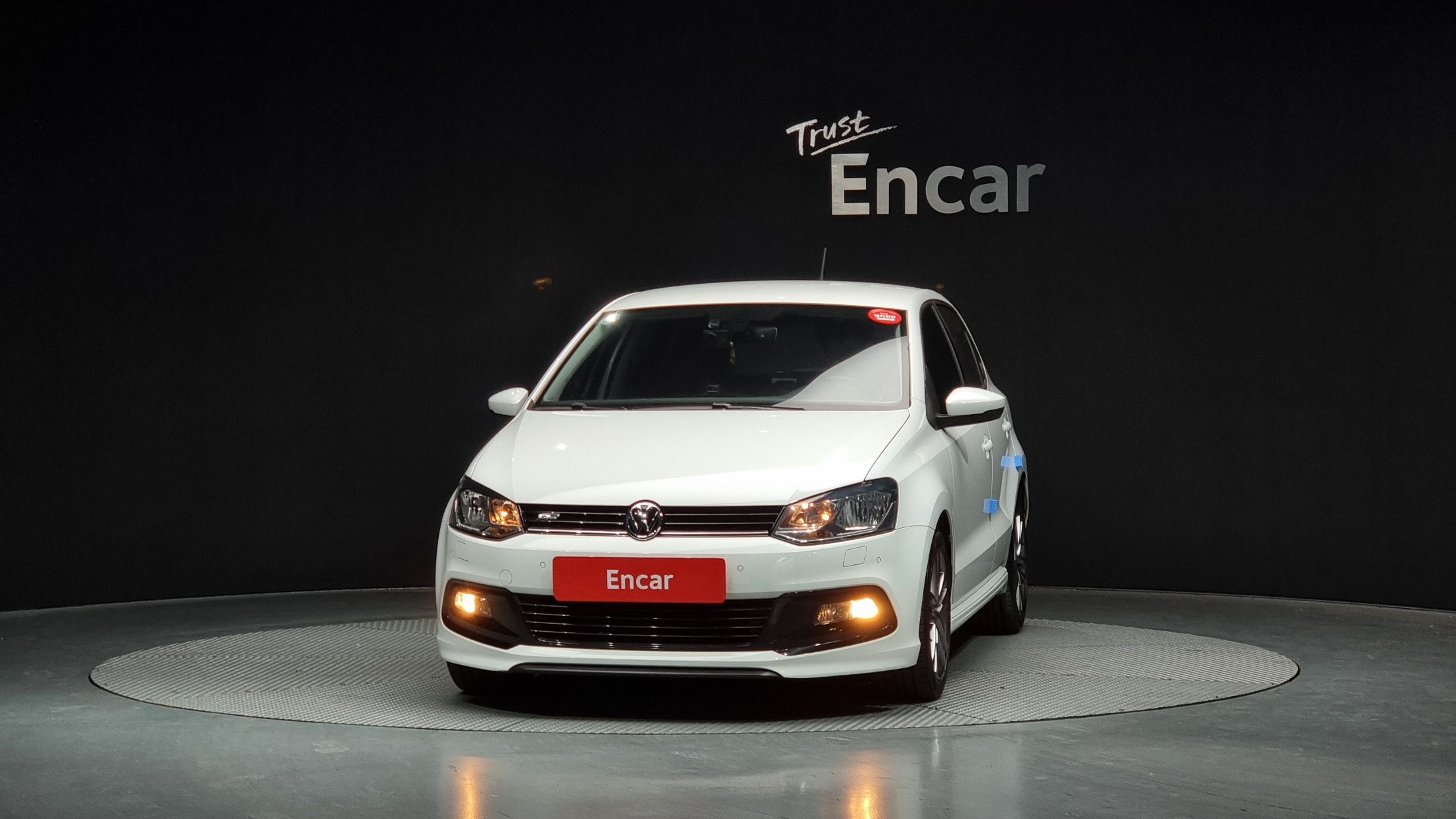 VOLKSWAGEN POLO 2016