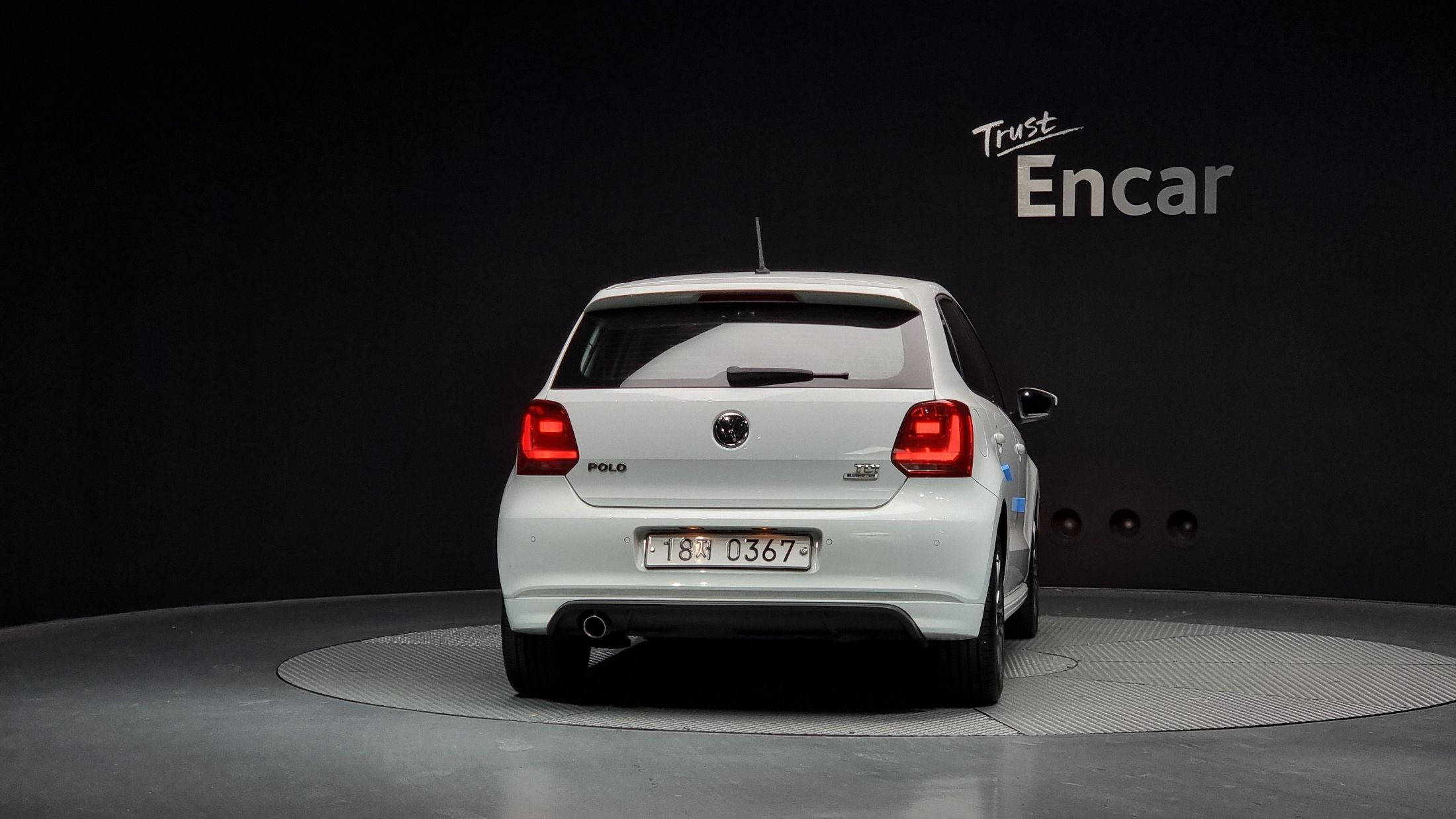 VOLKSWAGEN POLO 2016