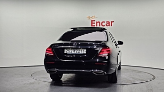 MERCEDES BENZ E-CLASS W213 2020