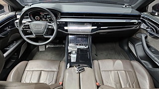 AUDI A8 D5 2021