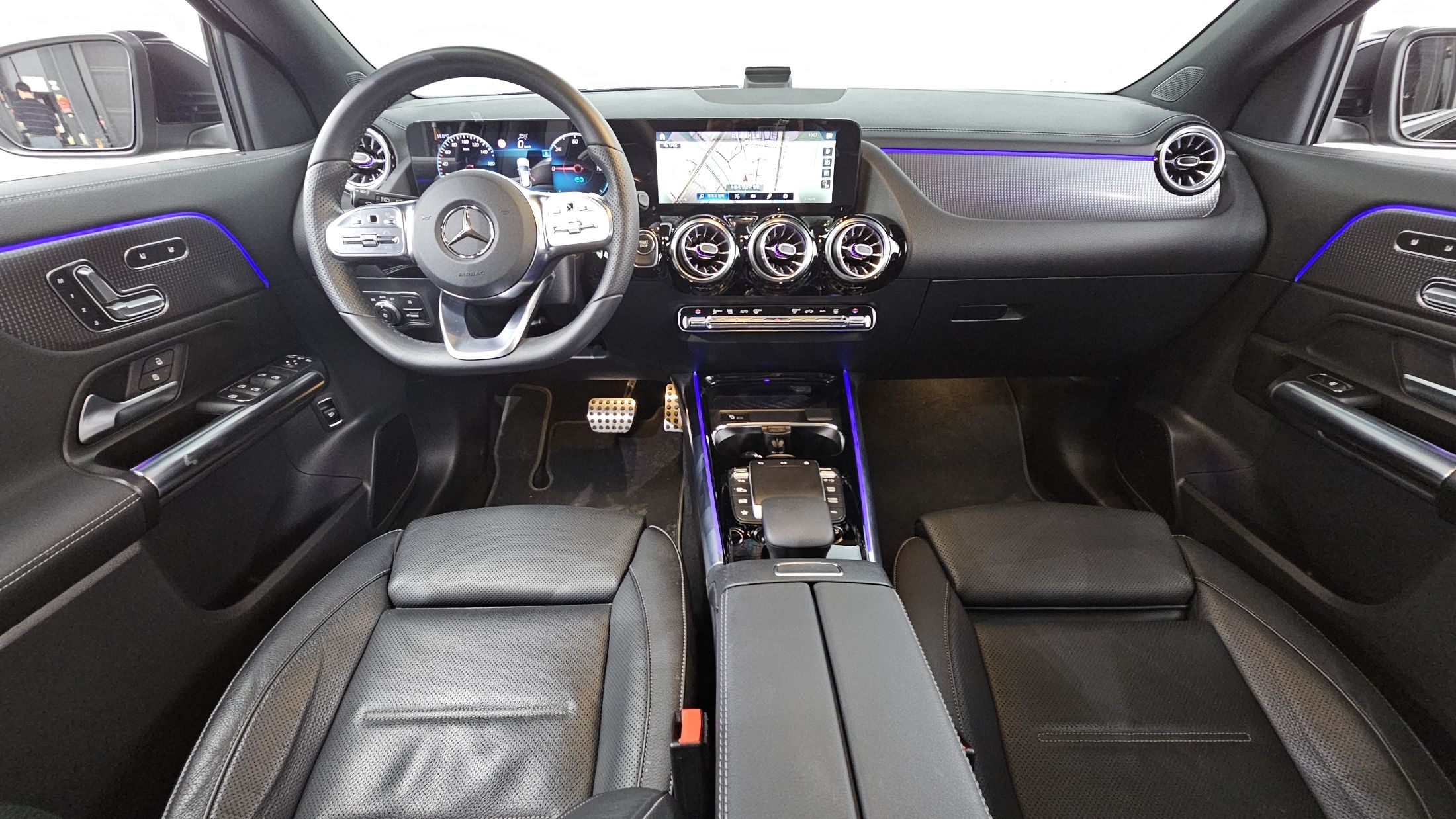 MERCEDES BENZ EQA H243