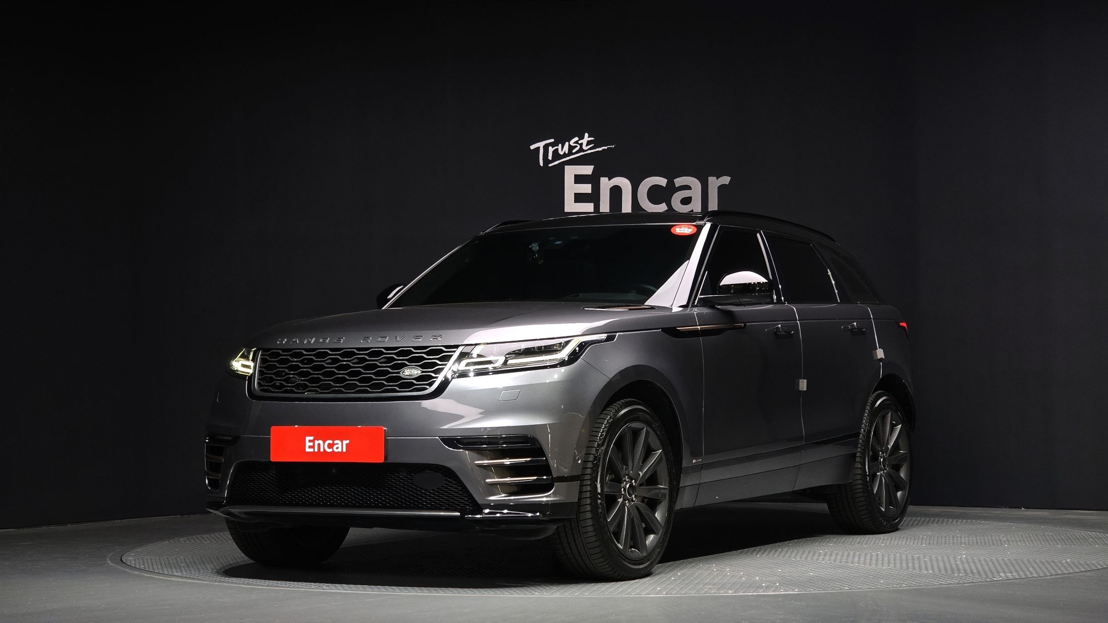 LAND ROVER RANGE ROVER VELAR
