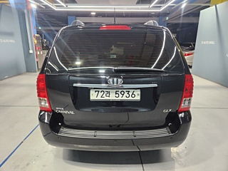 KIA CARNIVAL R 2011