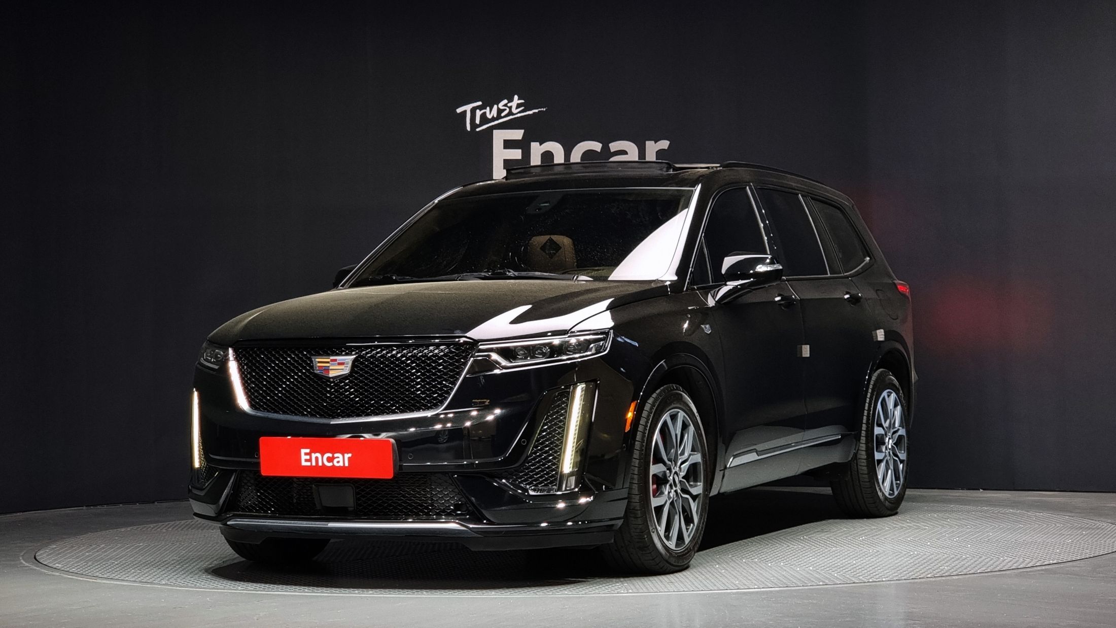 CADILLAC XT6
