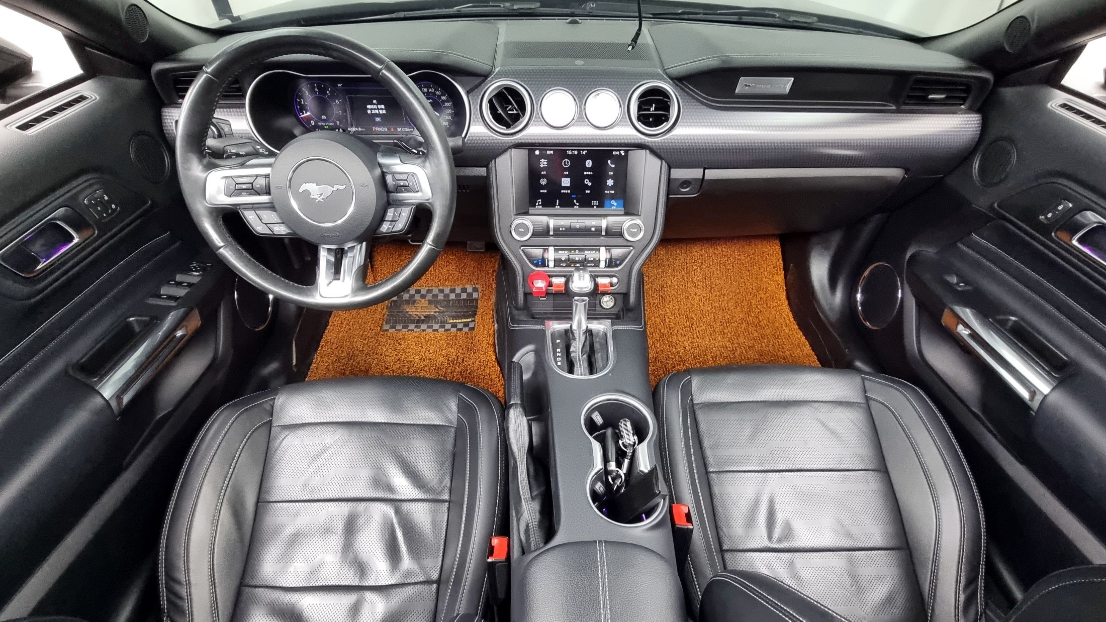 FORD MUSTANG 2019