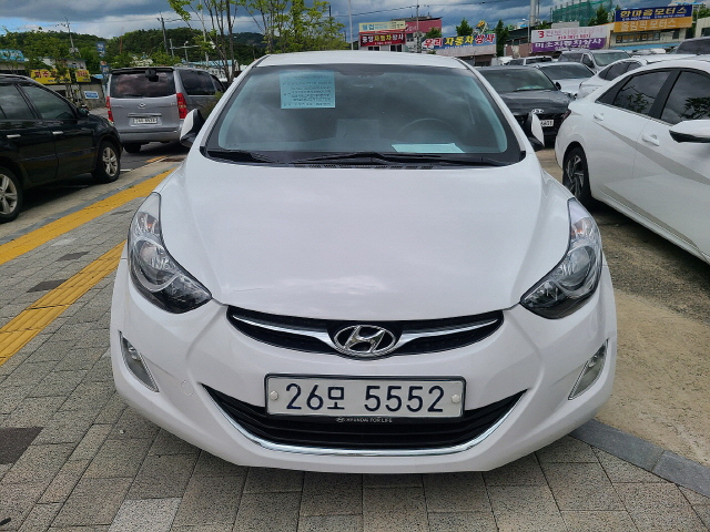 HYUNDAI AVANTE MD 2012